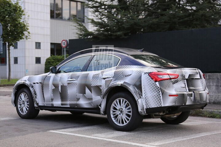 Maserati Levante spyshot