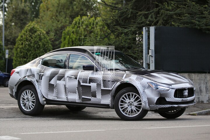 Maserati Levante spyshot