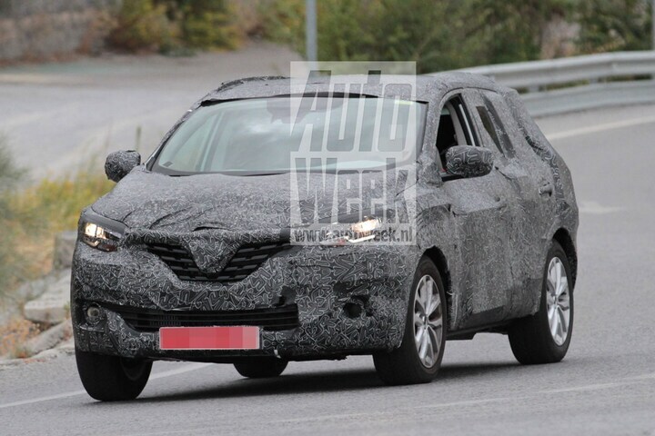 Renault SUV spyshots