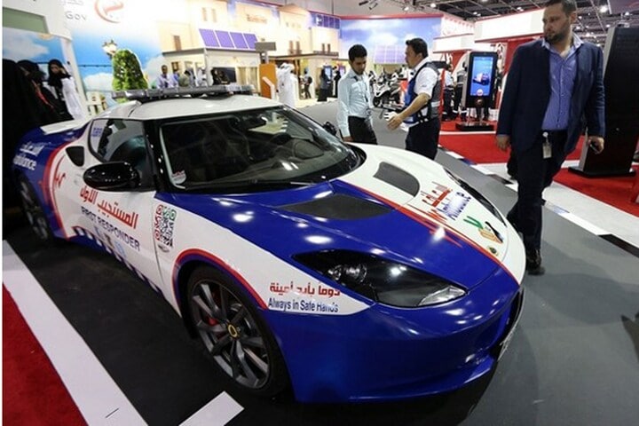 Lotus Evora als ambulance in Dubai