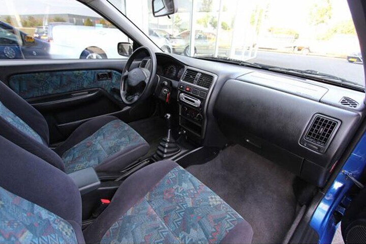 Nissan Almera Pulsar Sport 1.4 hatchback