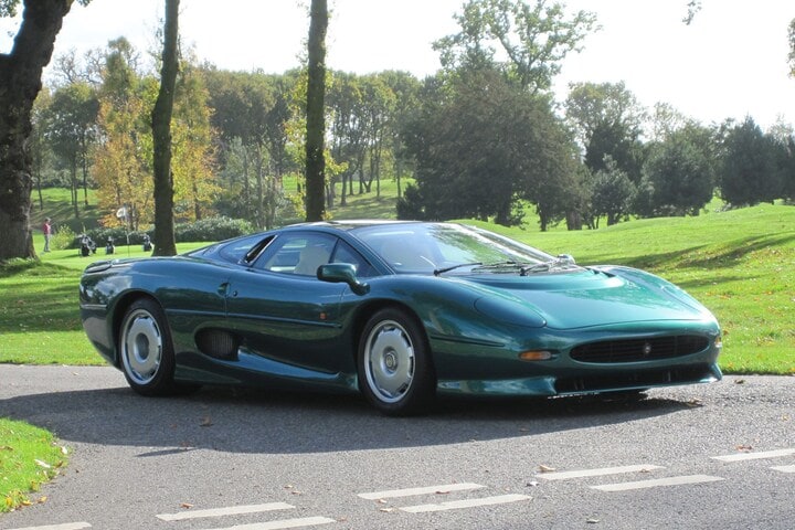 Jaguar XJ220 