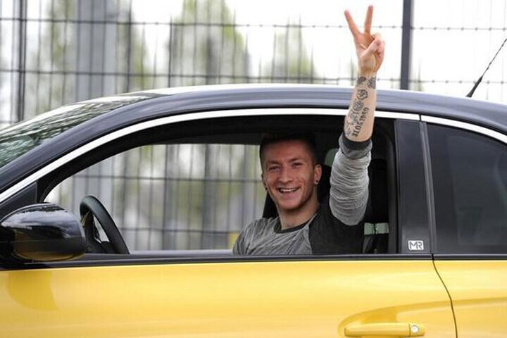 Marco Reus (Borussia Dortmund) in auto