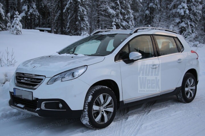 Opel SUV spyshot