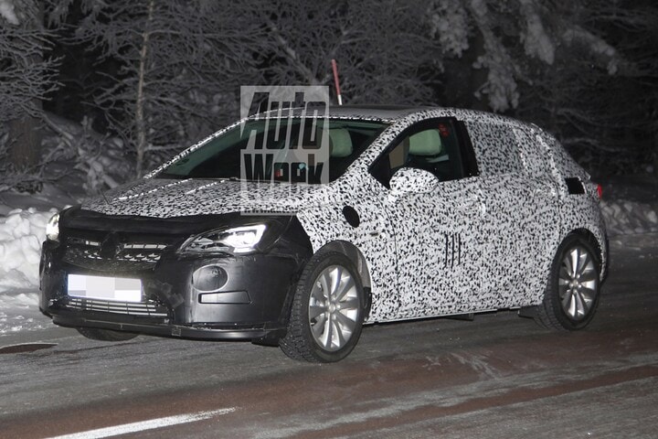 Opel Astra spyshots