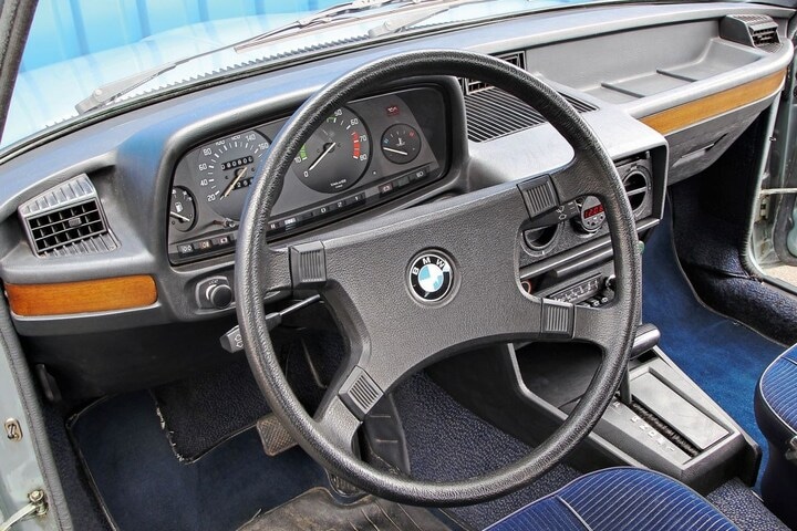 BMW 5-serie E12