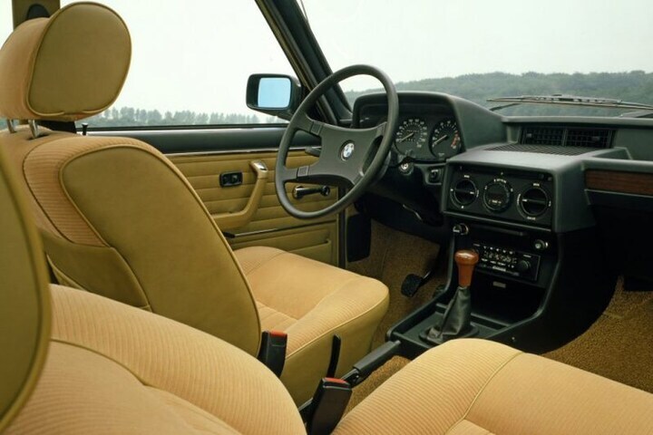 BMW 5-serie E12