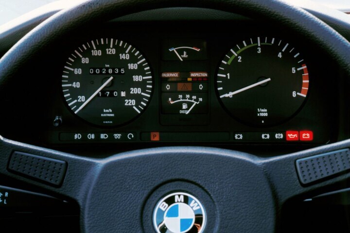 BMW 5-serie E28