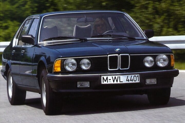 BMW 7-serie E30