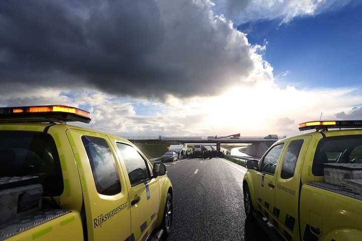 Rijkswaterstaat weginspecteurs