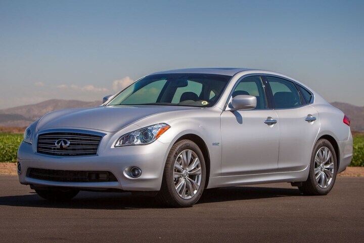Infiniti Q70