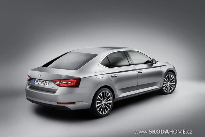 Skoda Superb gelekt