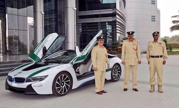 BMW i8 politie Dubai