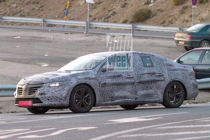 Renault Laguna spyshots