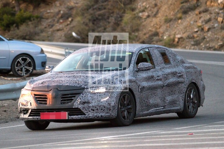 Renault Laguna spyshots