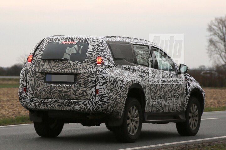 Mitsubishi Pajero spyshots