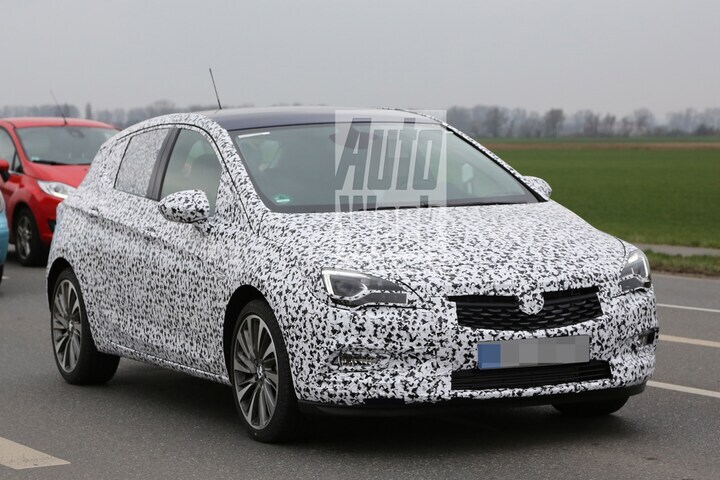 Opel Astra spyshots