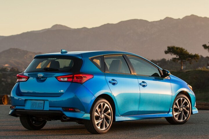Scion iM en iA