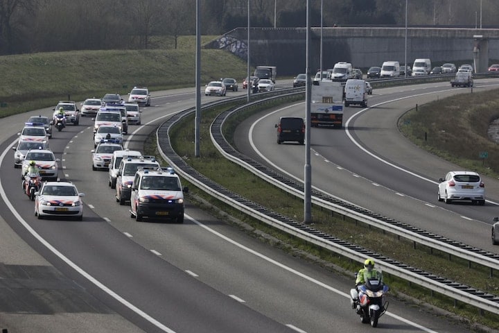 Langzaamaanactie politie (foto: ANP)