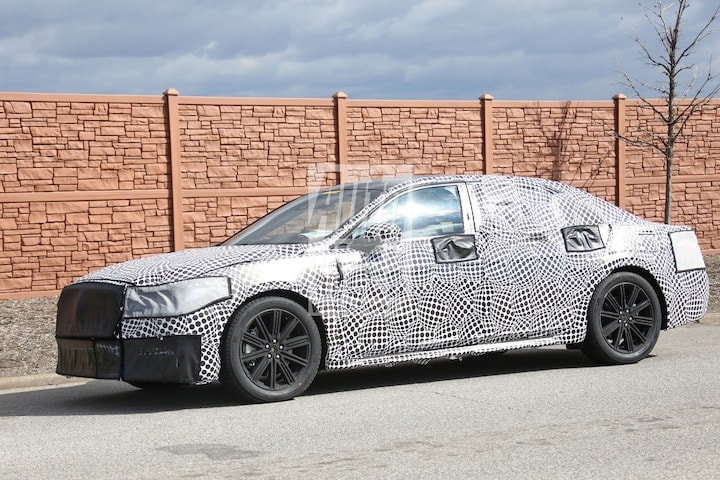 Lincoln Continental spyshots