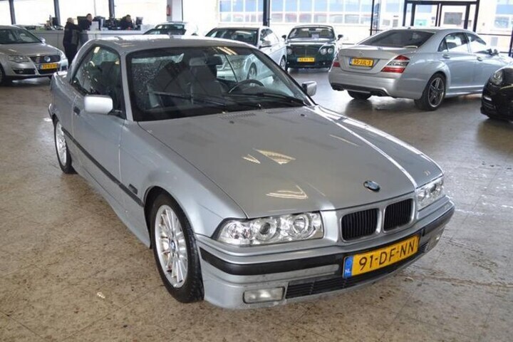 BMW 325i cabrio Redactie Raadt Aan