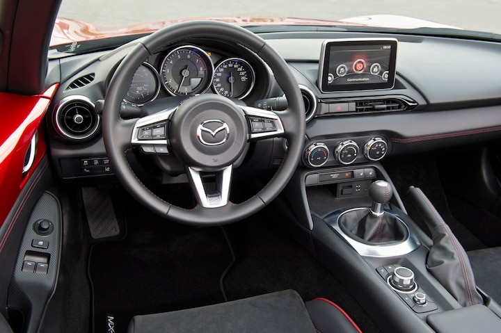 Mazda MX-5 intro