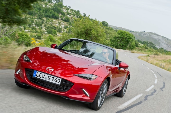 Mazda MX-5 intro