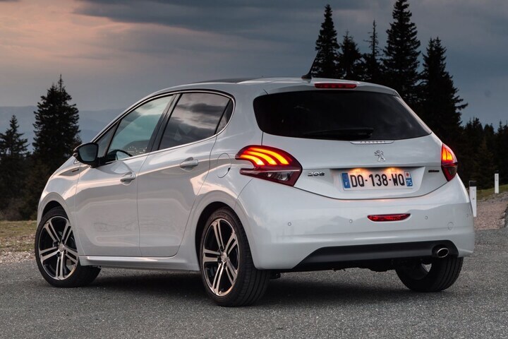 Peugeot 208