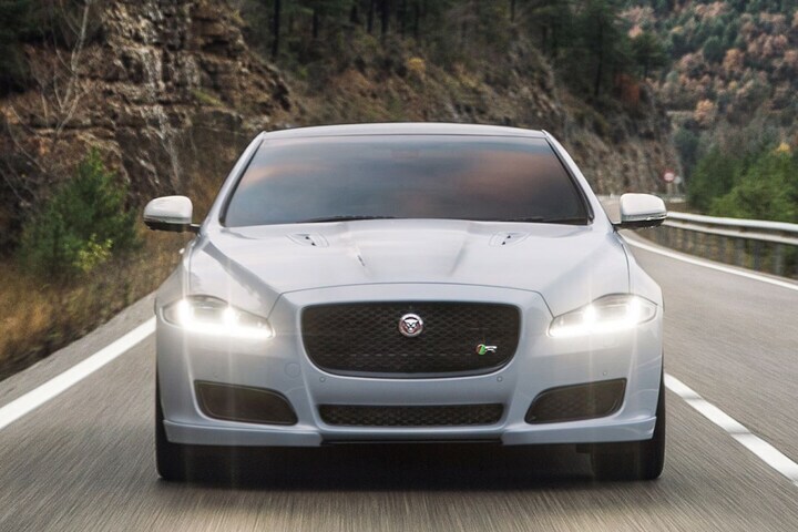 Jaguar XJR
