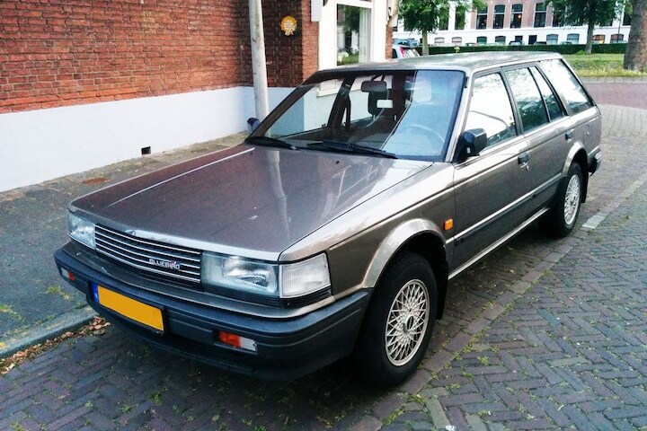 Nissan Bluebird In het Wild