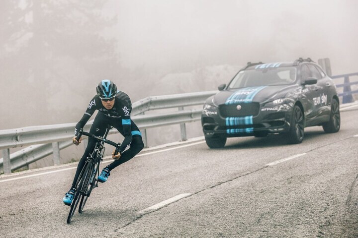 Jaguar F-Pace Tour de France