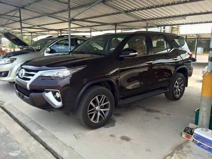 Toyota Fortuner spyshots