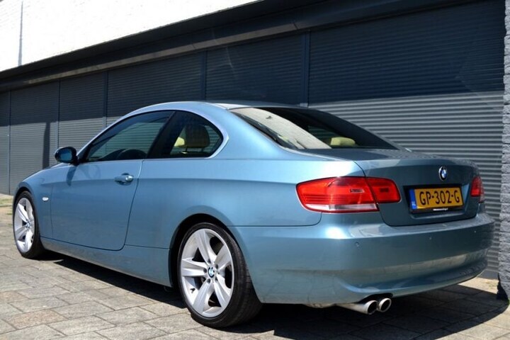 BMW 330i Coupé