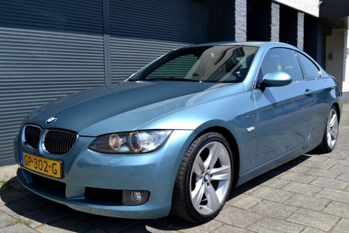 BMW 330i Coupé