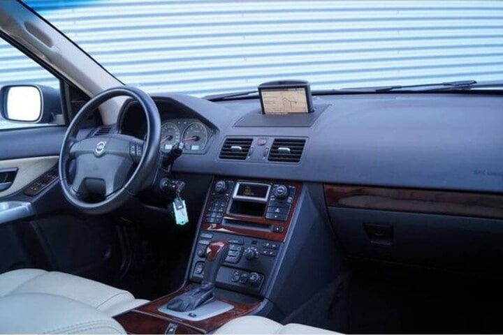 Volvo XC90 4.4 V8