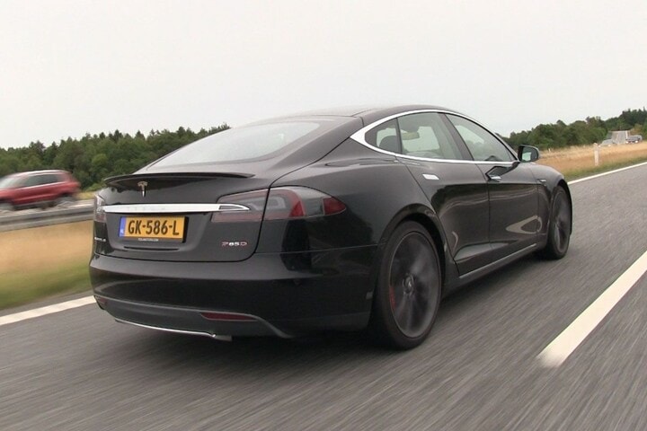 tesla model S P85D