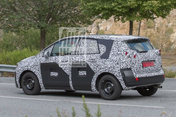 Opel Meriva spyshots