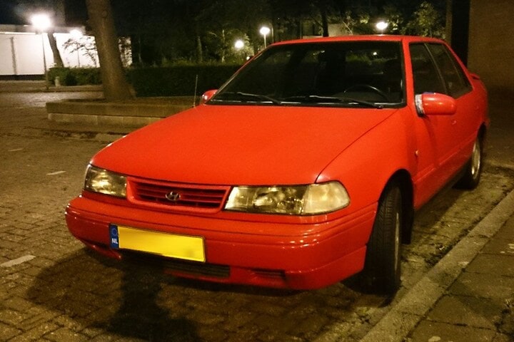Hyundai Excel In het Wild