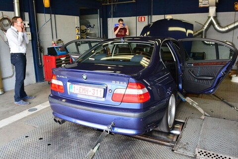 Op de rollenbank - Alpina B3 3.3