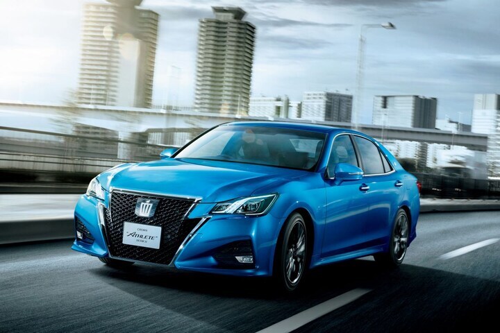 Toyota Crown 2016