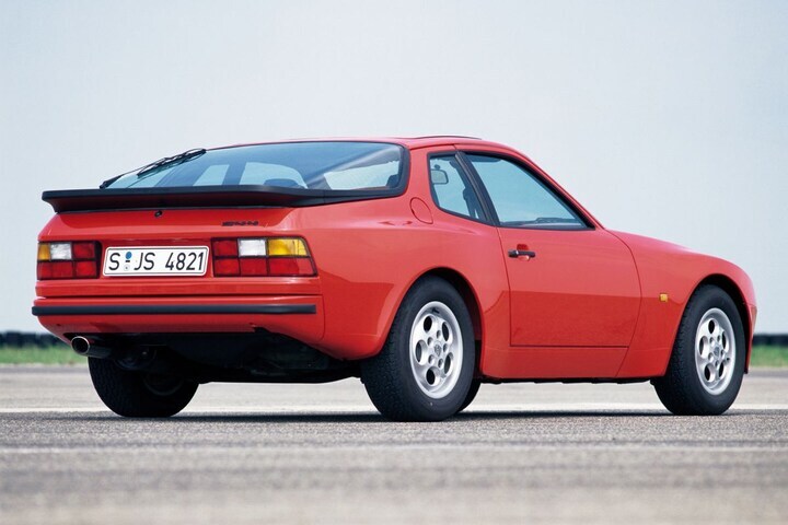 Porsche 944