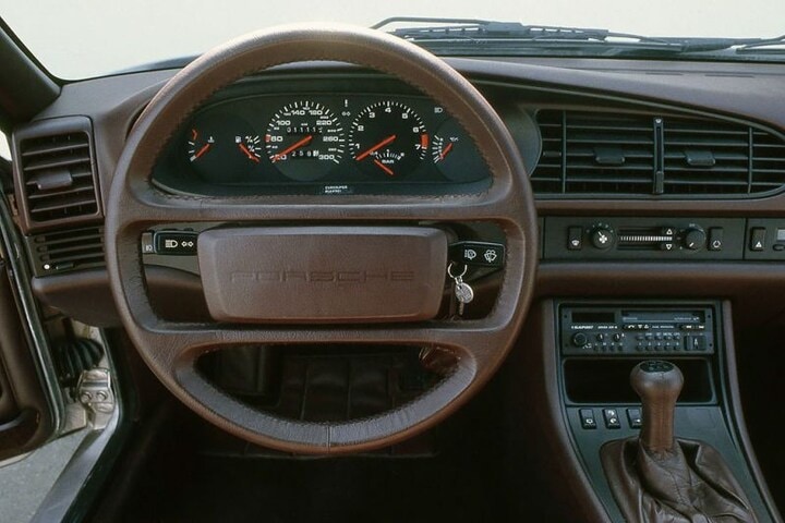 Porsche 944