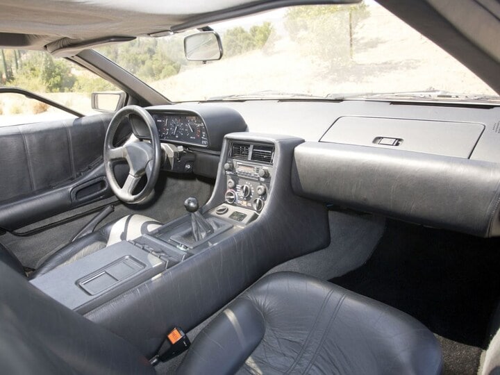 DeLorean DMC-12