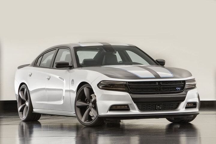 Dodge, Chrysler en Fiat met Mopar-spullen 