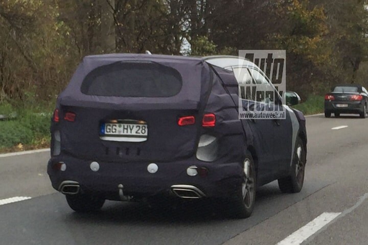 Hyundai Grand Santa Fe spyshots