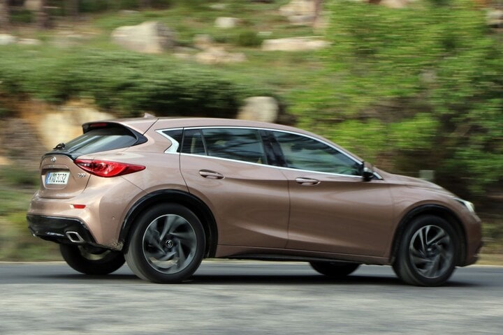 Infiniti Q30