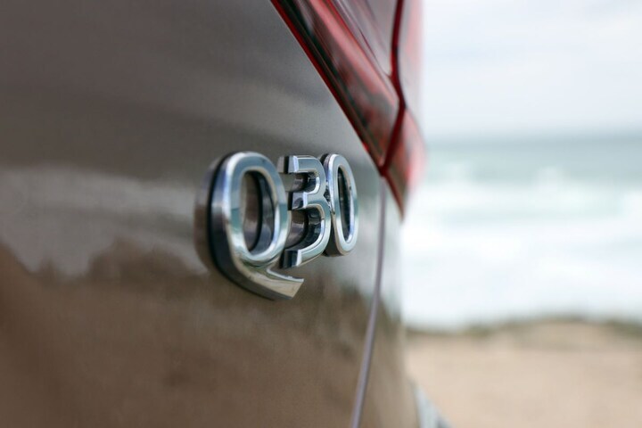 Infiniti Q30