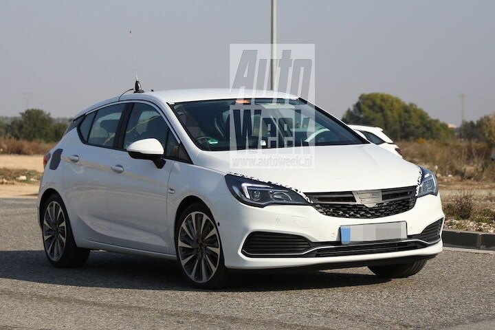 Opel Astra 'GSi' spyshots