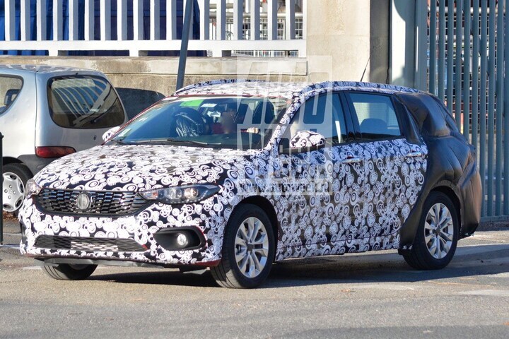 Fiat Tipo SW spyshots