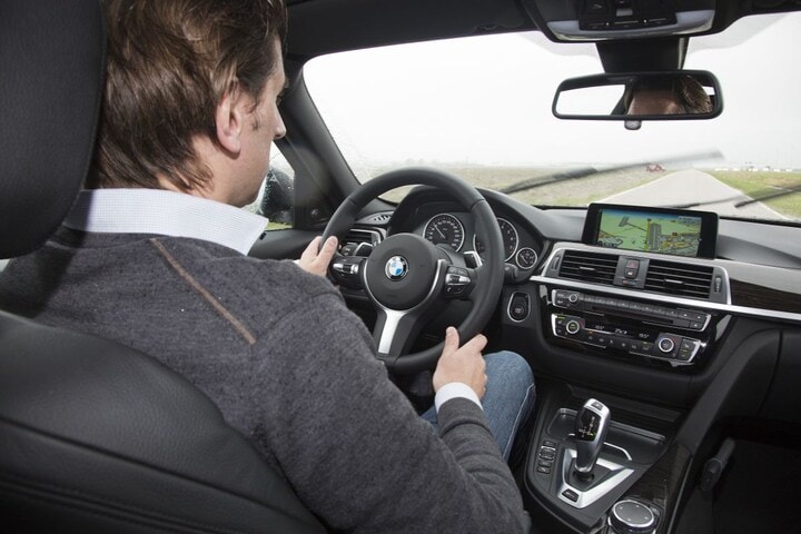 BMW 330e